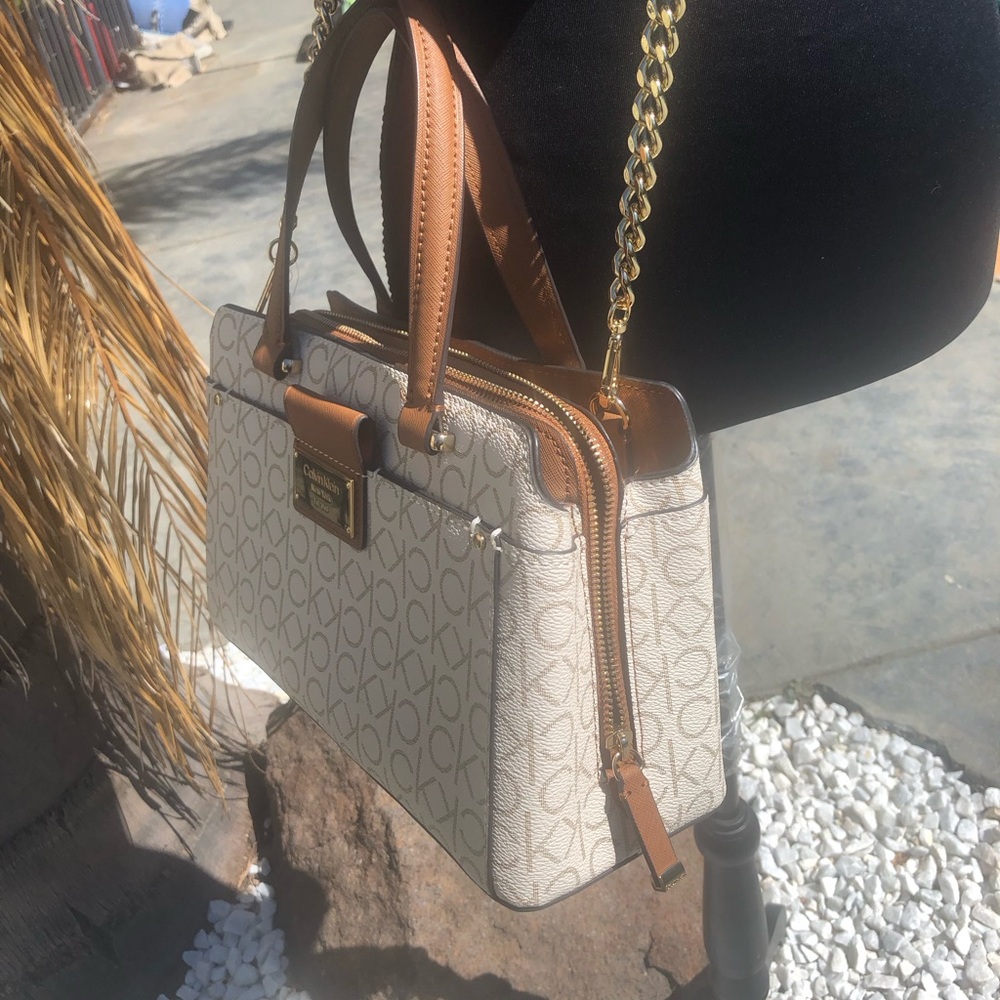 Calvin Klein (Brand New With Tags) Cream Logo Satchel w/Brown Trim&Gold Hardware - Picture 5 of 11